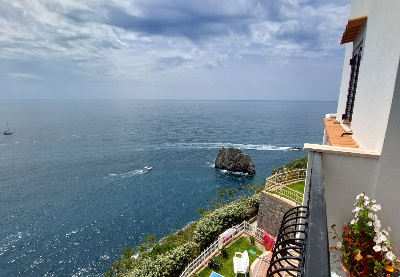 House in Praiano - AMORE RENTALS - Casa Gianna with Sea View and Direct Access to the Sea