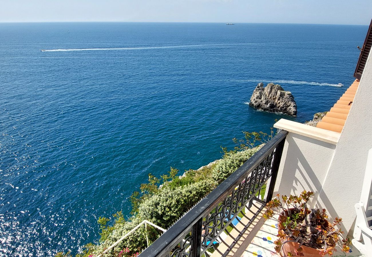 House in Praiano - AMORE RENTALS - Casa Gianna with Sea View and Direct Access to the Sea