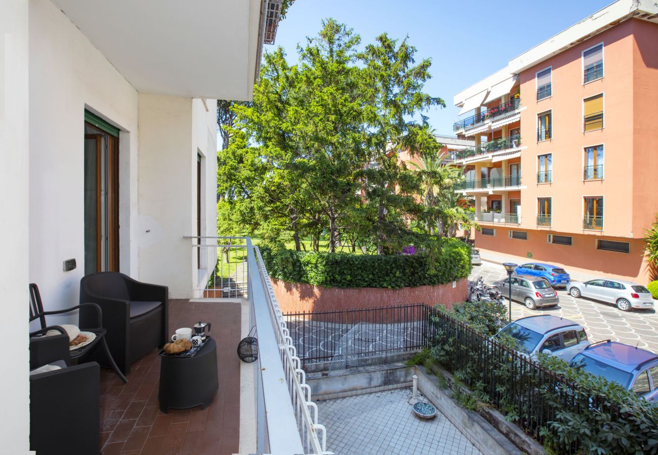 Apartment in Sorrento - AMORE RENTALS - Sorrento Live Home with Balcony and Air Conditioning