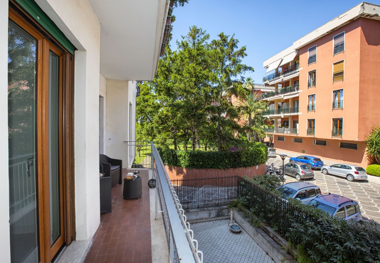 Apartment in Sorrento - AMORE RENTALS - Sorrento Live Home with Balcony and Air Conditioning