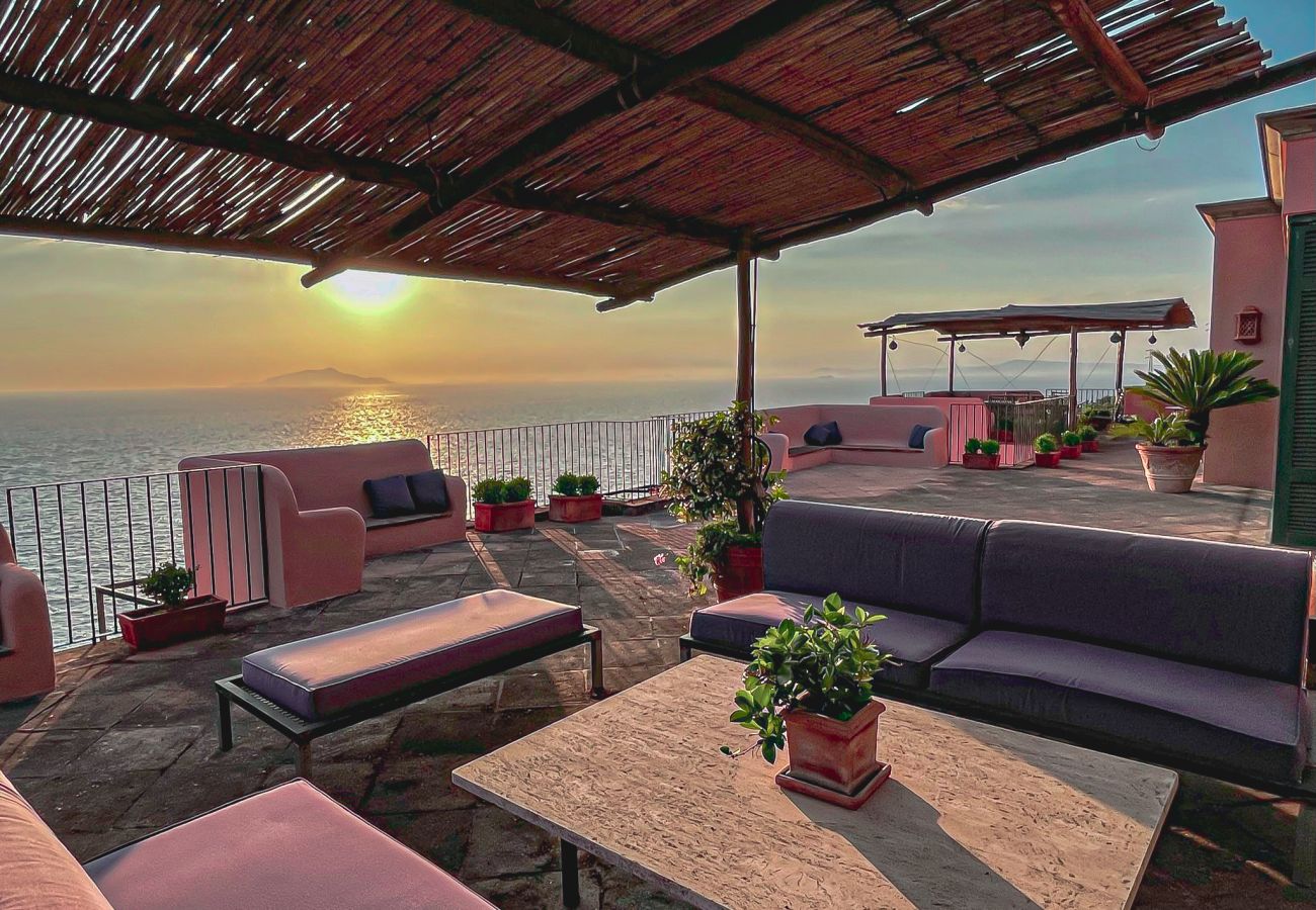 Villa in Massa Lubrense - AMORE RENTALS - Villa Punta San Lorenzo with Terraces and Sea View