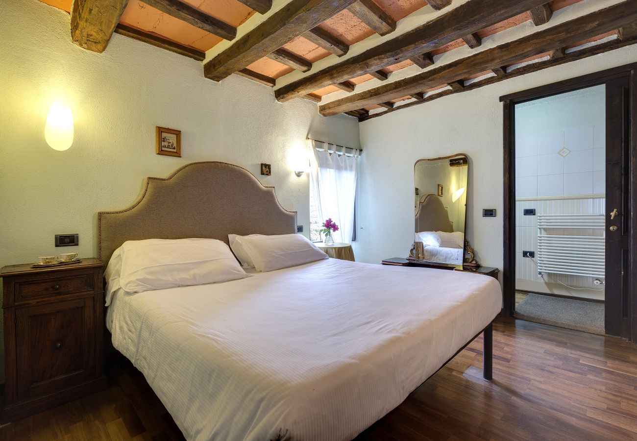 Villa in Palazzuolo sul Senio - AMORE RENTALS - Villa Barbara with Private Pool and Garden