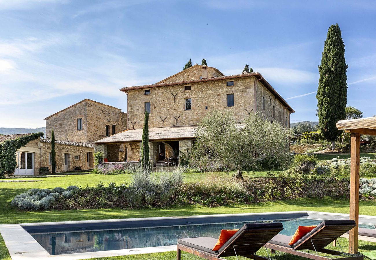 Villa in Sarteano - AMORE RENTALS - Villa Viola with Pool, Garden, Ideal for Weddings