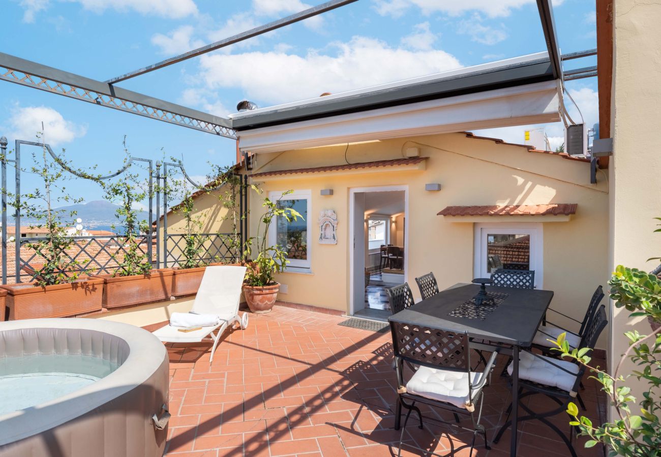 Apartment in Sorrento - AMORE RENTALS - Apartment The Roof with Terrace and Sea View