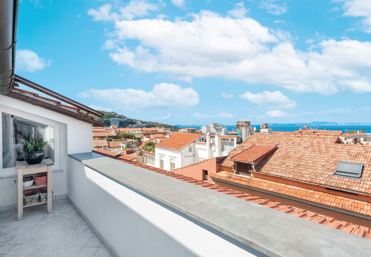 Apartment in Sorrento - AMORE RENTALS - Apartment The Roof with Terrace and Sea View