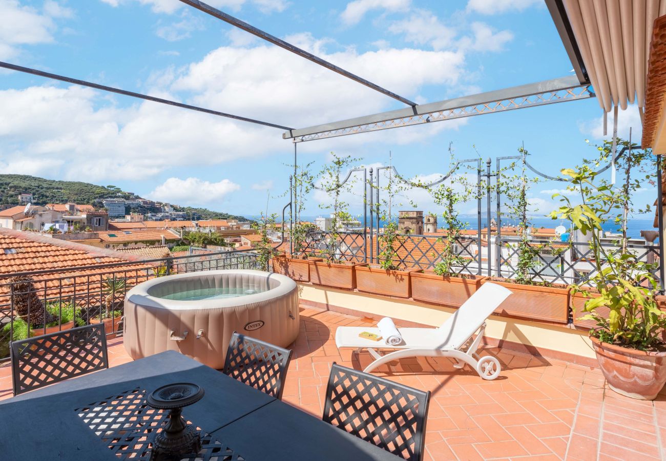 Apartment in Sorrento - AMORE RENTALS - Apartment The Roof with Terrace and Sea View