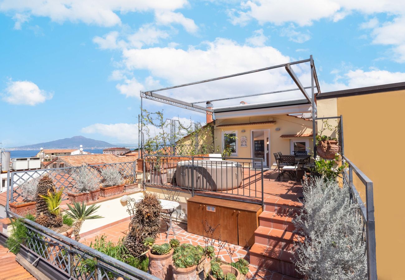 Apartment in Sorrento - AMORE RENTALS - Apartment The Roof with Terrace and Sea View