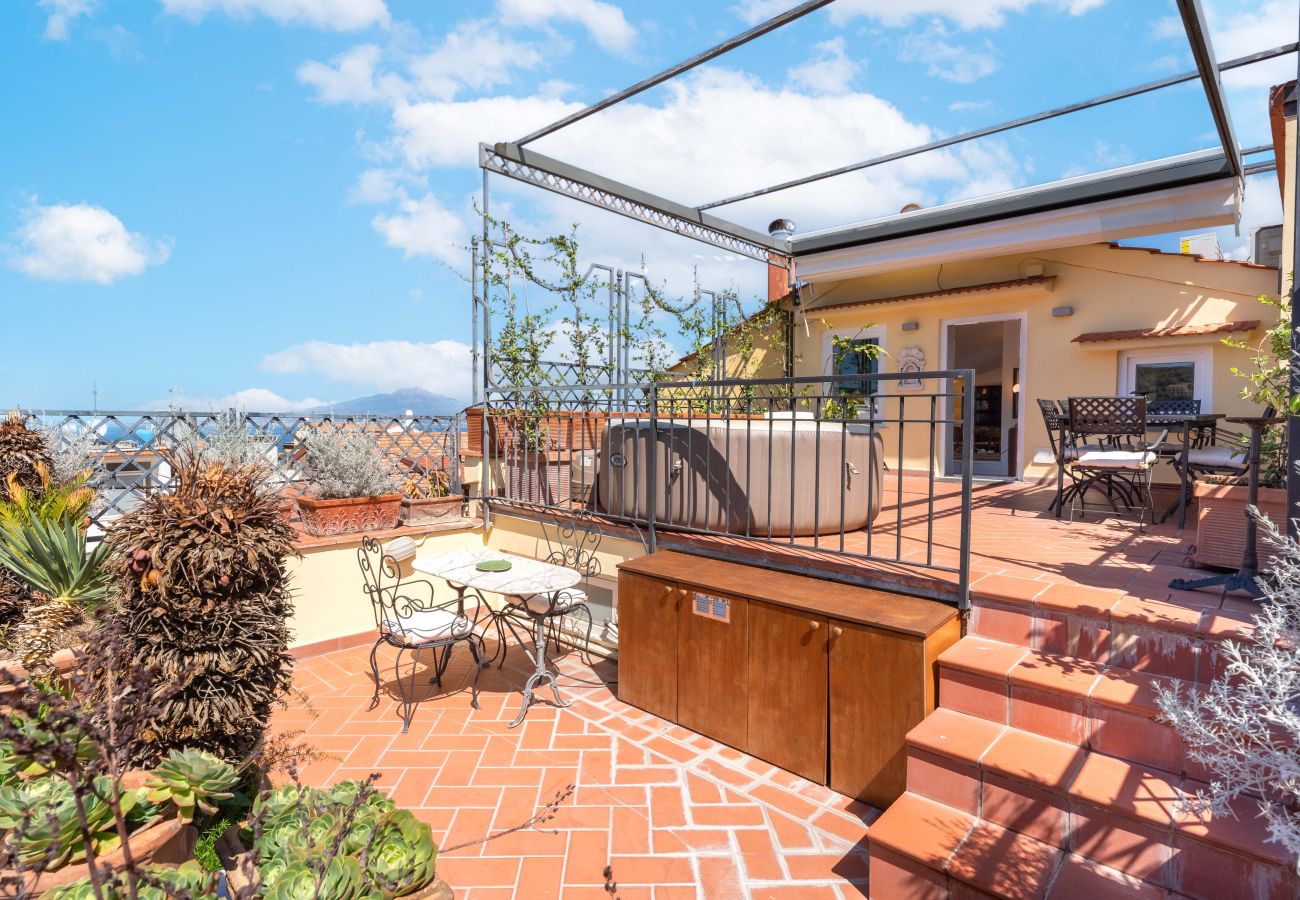 Apartment in Sorrento - AMORE RENTALS - Apartment The Roof with Terrace and Sea View