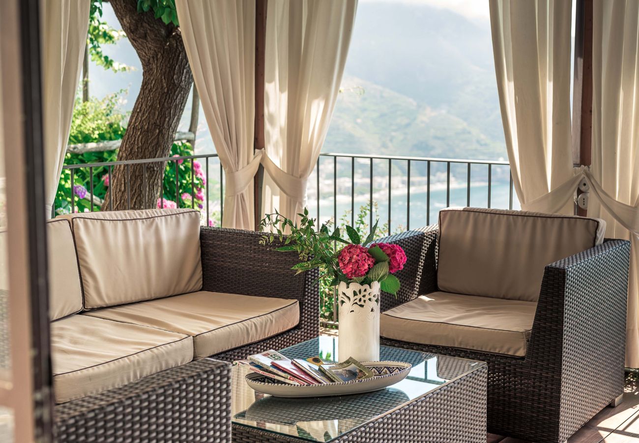 Villa in Ravello - AMORE RENTALS - Villa Pittoresca with Pool and Sea View